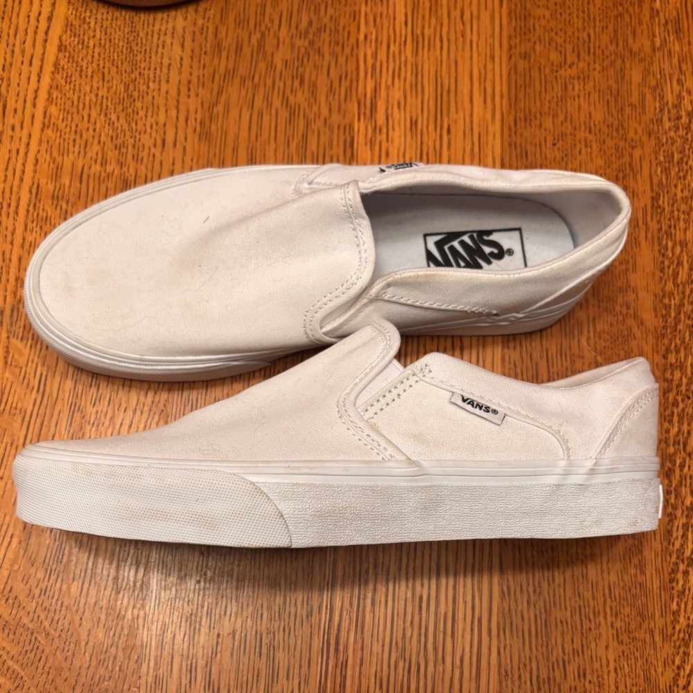 Vans unisex Classic White Slip-On Sneakers women 8.5